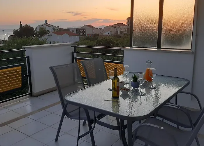 Lucy * بودْسْتغانا