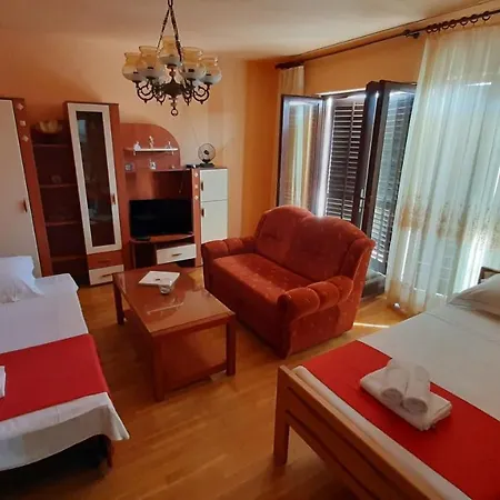 Lucy Appartement Podstrana