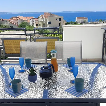 Lucy Apartment *